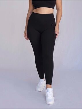 Love Fitness Black High-Waist Leggings w pockets - Small